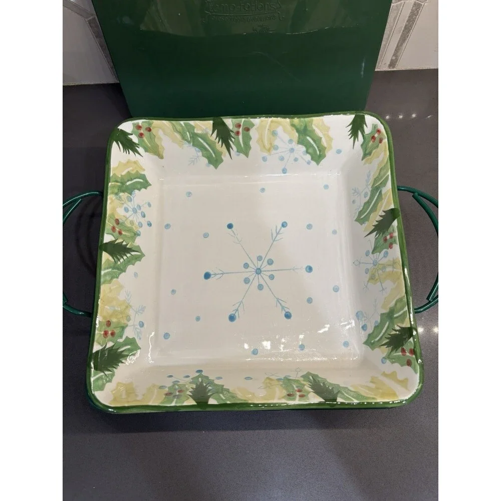 Temp-tations by Tara Hometown Christmas Large 9” Dish With Trivet Lid Wire Rack